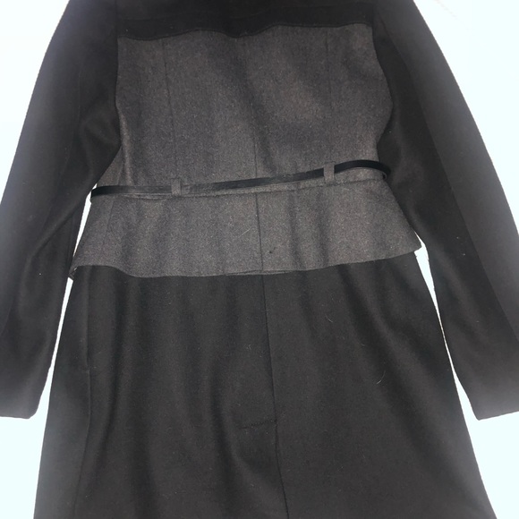 Women’s coat size 2. Peplum detail Can be worn with or without belt. - Picture 2 of 4
